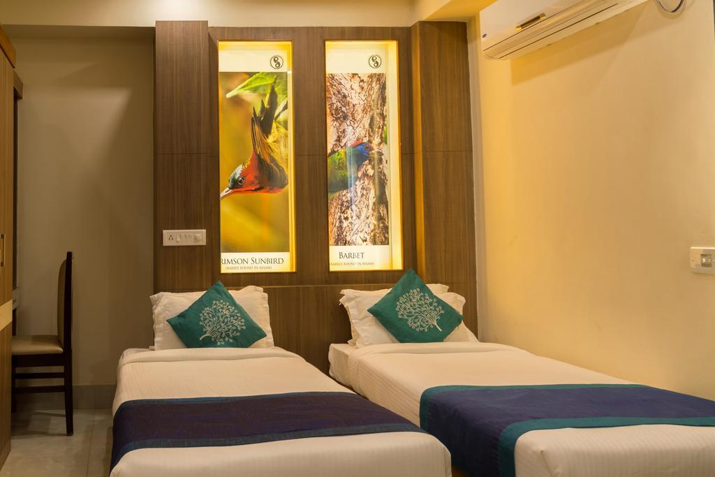 Hotel D' Sapphire Guwahati Bagian luar foto