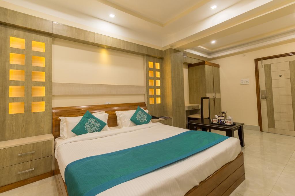 Hotel D' Sapphire Guwahati Bagian luar foto