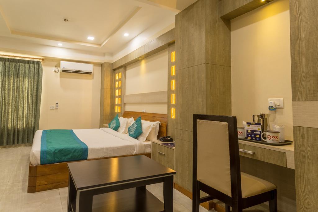 Hotel D' Sapphire Guwahati Bagian luar foto